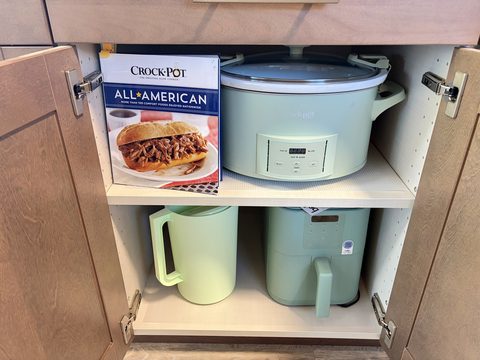 Dinner at home made easy: slow cooker, air fryer and pitchers, all stocked