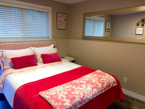 Luxury bedding in every bedroom, so nobody draws the short straw